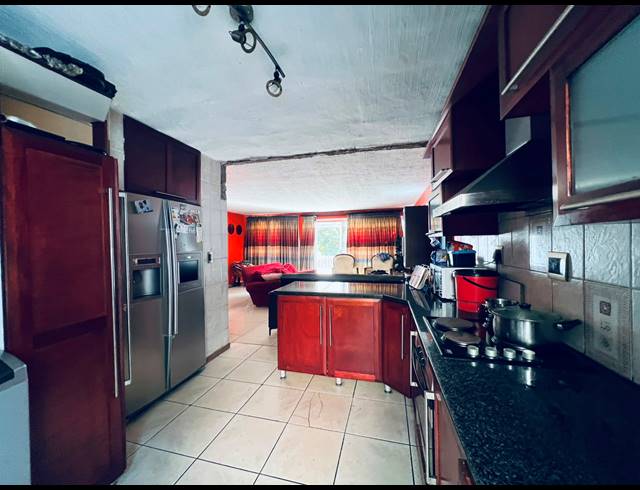 3 BEDROOM SEMI DETACHED FOR SALE IN NEWLANDS WEST